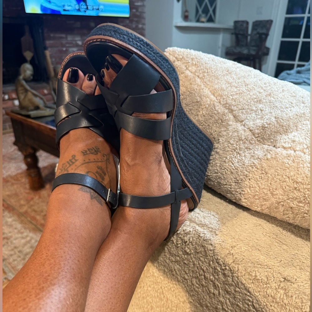 Navy Banana Republic strappy espadrille wedge sandal SZ. 11